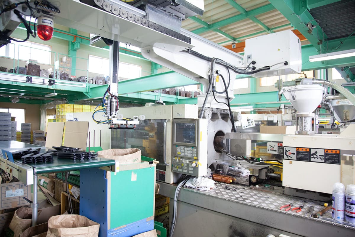 菱屋精工製IS170GN-7A｜射出成形｜日静化学株式会社