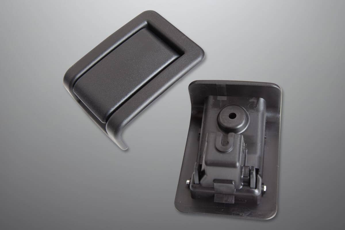 電装品組立01｜射出成形｜日静化学株式会社