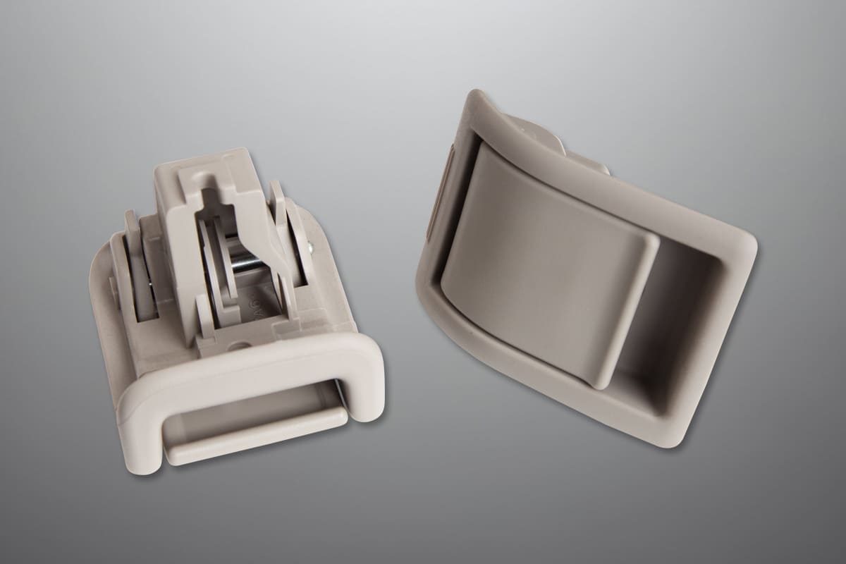 電装品組立02｜射出成形｜日静化学株式会社