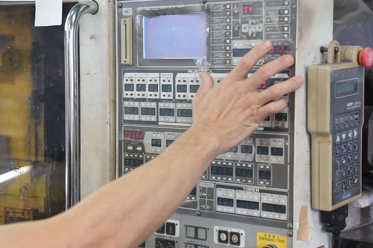 求人情報01｜射出成形｜日静化学株式会社